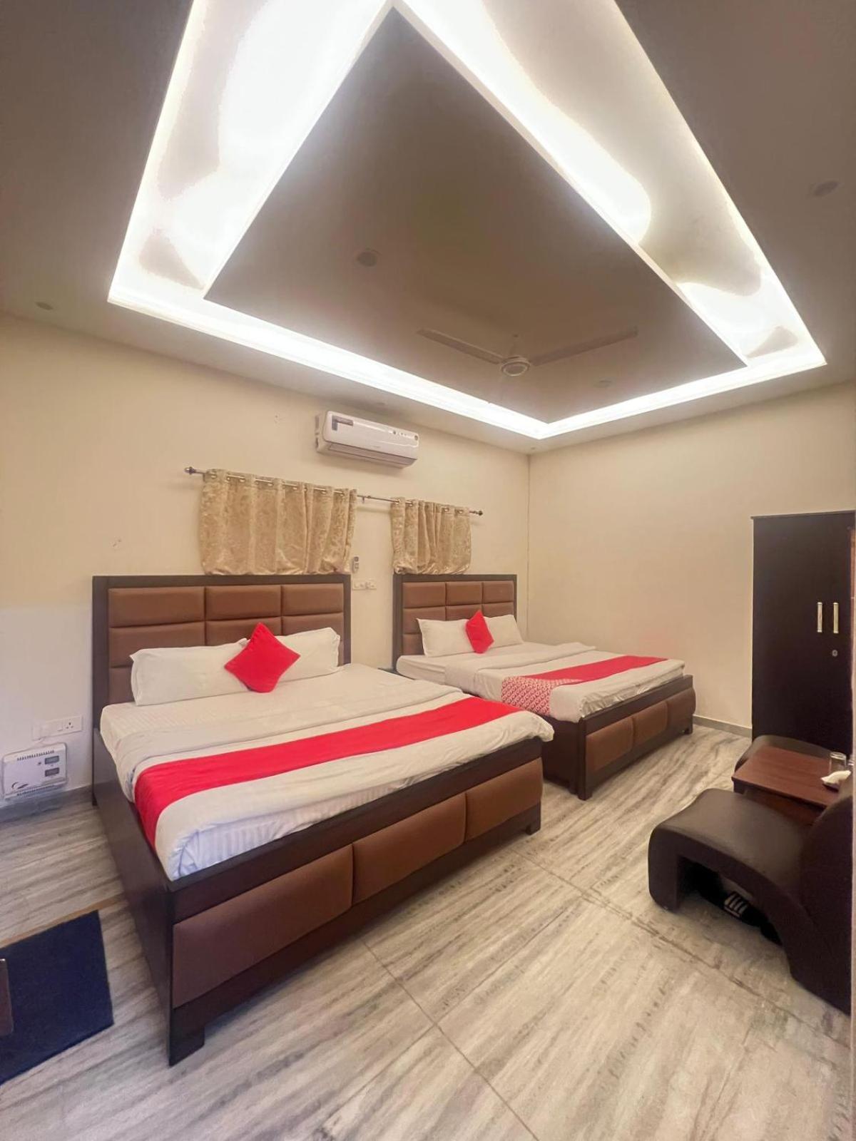 Hotel Majestic Chandīgarh Exterior foto